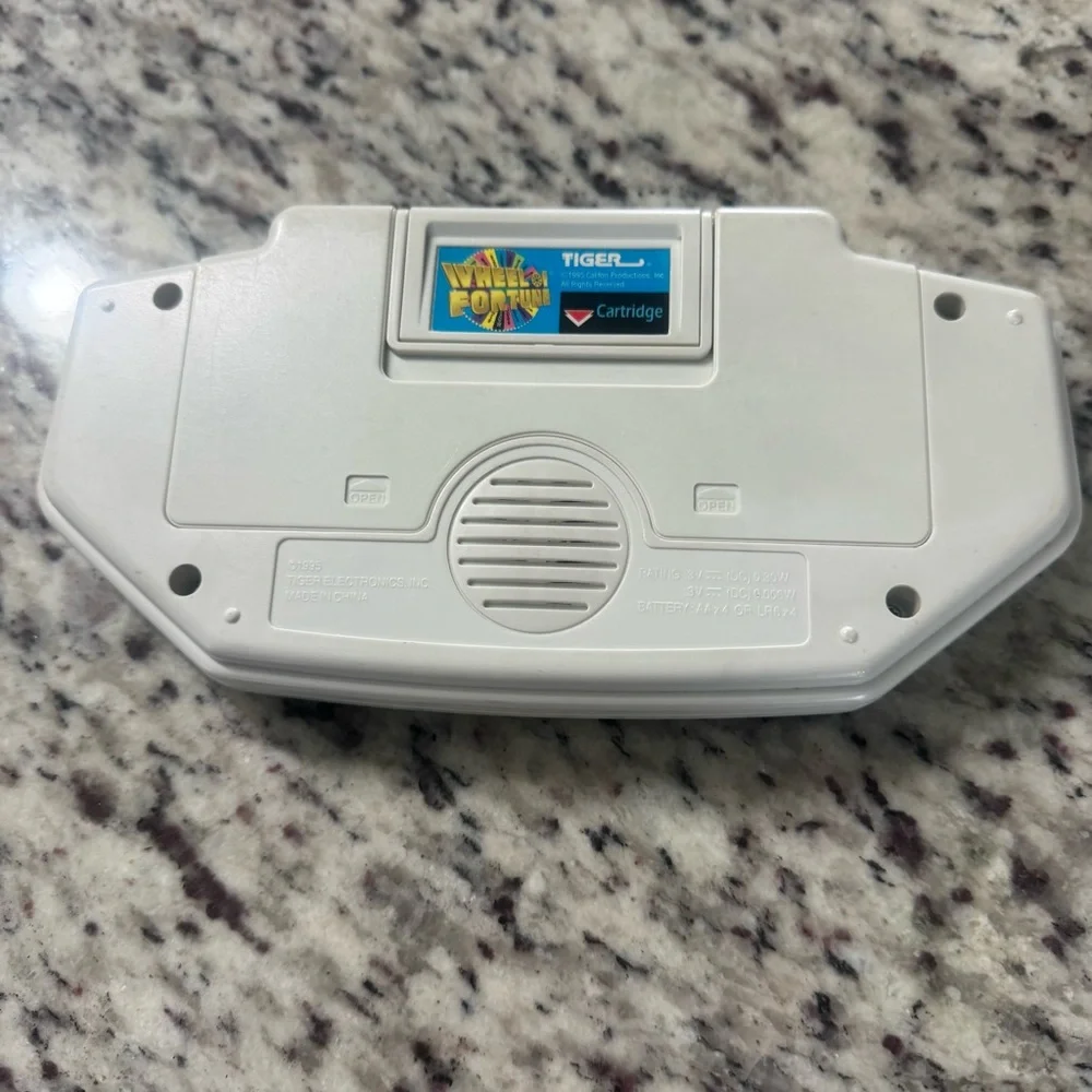 Tiger Wheel of Fortune Handheld Game 1995 – Tested & Working with Sound‎